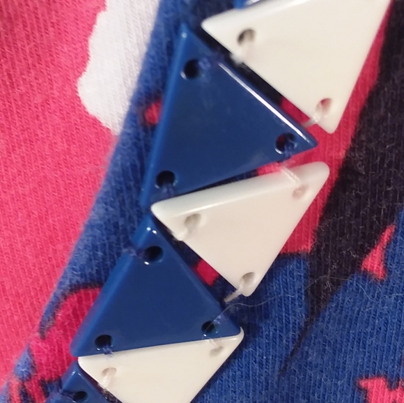 E084 RUBY RD. Medium, sleeveless, sweater - Picture 8 of 8